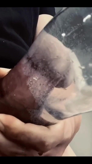 UnderXiaoQiang: Jemand hat vorgeschlagen, es künstlerischer zu machen, indem sie es...