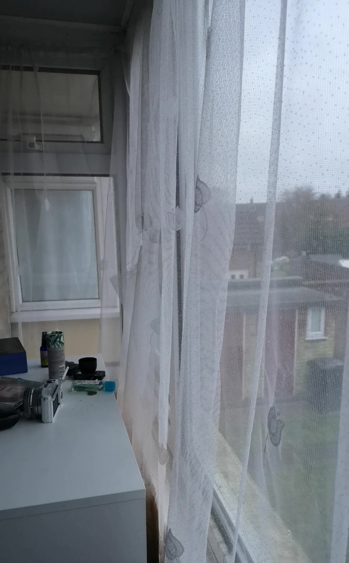 Amadeus: 朝は、今月アントワープでレザープライドのためにゴムの買い物をする準備をしています。