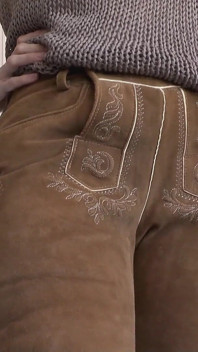Bávaro Lederhosen: Cheirando o cu e gozando na minha bunda! Senhora Victoria Valente