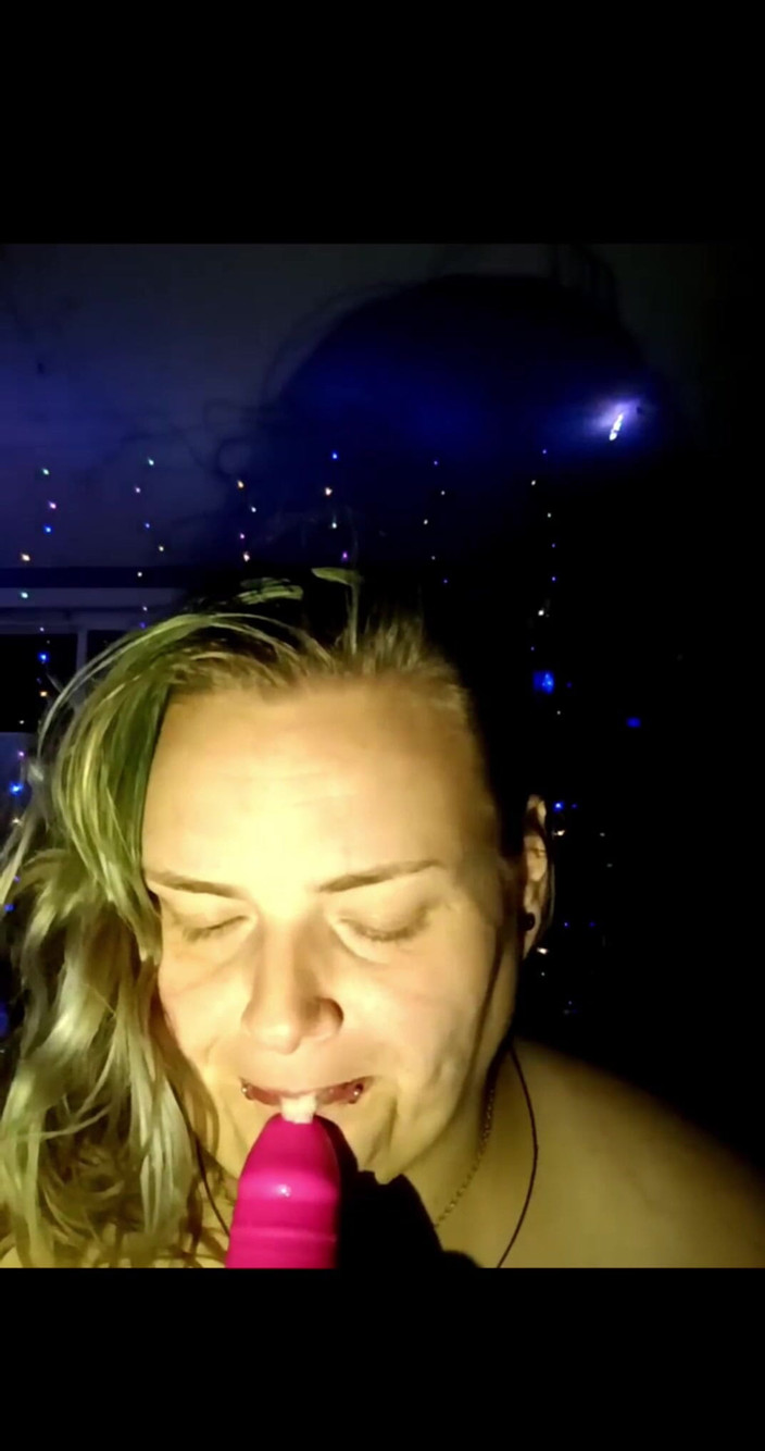 Pain princess studio: Затискання ділдо