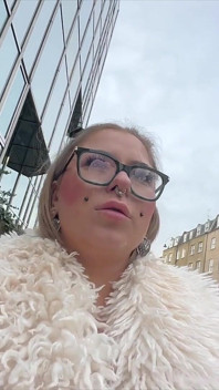 Sandie Candy Cumwalk