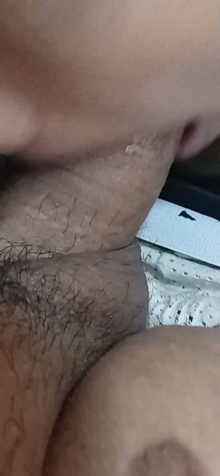 eldlie: Freundin auf den knien blowjob