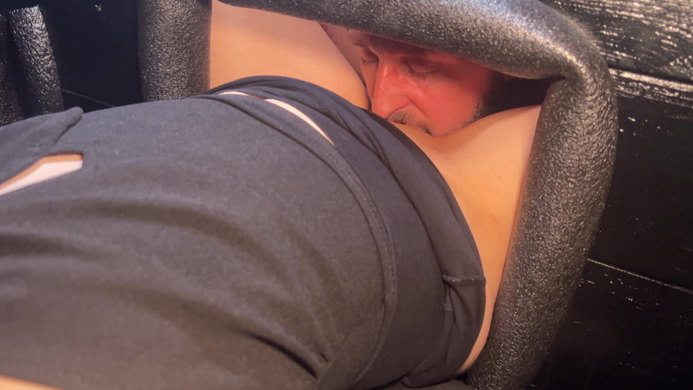 Cliff Media: Повне відео - зізнання в глоріхолі жриці: іди в гріх - cliff media productions