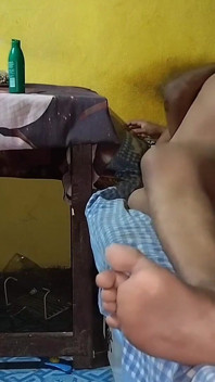 Desi Indian Sexi Bhabhi Shardiyo Ki Raat Me Apni Hawas Ki Aag Bujati He