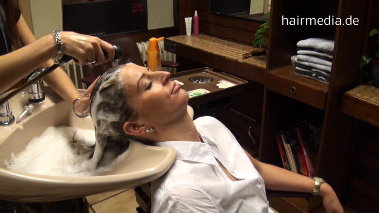 Hairsalon: MILf nicole salon mycí vlasy