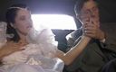 Dark Holes: Une mariée dévergondée baise son beau-père dans la limousine qui...