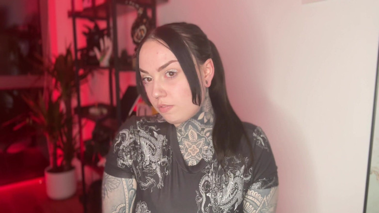 Miss Valentina: Tuvalet köleliği layık değil