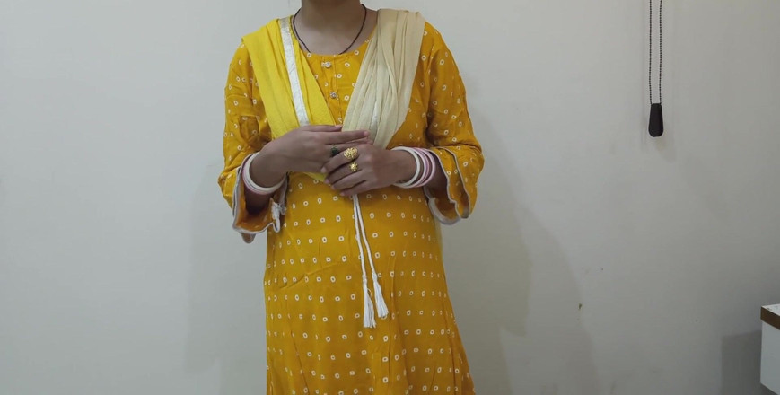 Saarabhabhi6: Hintli üvey erkek kardeş üvey kız kardeş hintçe hikayesi ile amını sikiyor