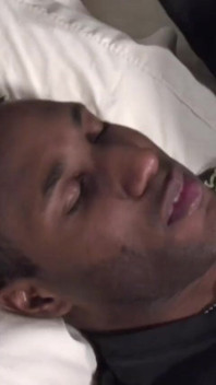 Twink ryan starr lagi asik dientot kontol raksasa pria kulit hitam