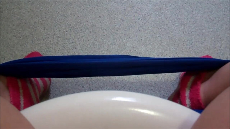 Scarlet Vixen: Tuvalet fetişi derlemesi