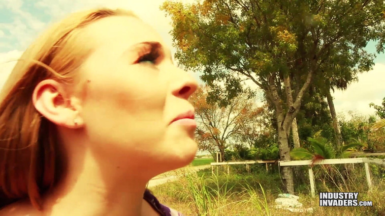 Naked Hustlers: Full Time Dick Sucker