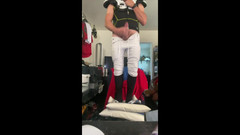 JockDad87: Fußballathlet Dilf Jockdad87 ist super geil in seinen Pads, Hosen...