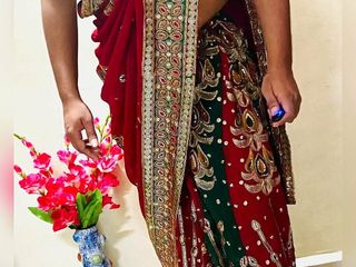 Bambi_18: Indischer Sissy-transvestist Bambi in New Sari