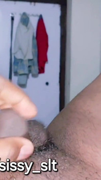 Femboy poilue, petit mou