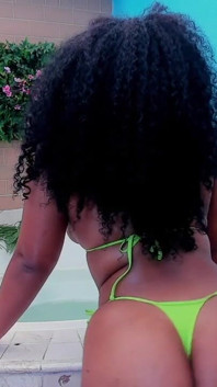 Look How She Shakes That Big Ass
