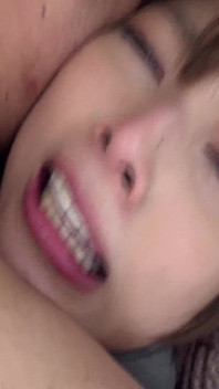 우아한 승무원. 격렬한 욕망으로 변하는 부드러운 미소!