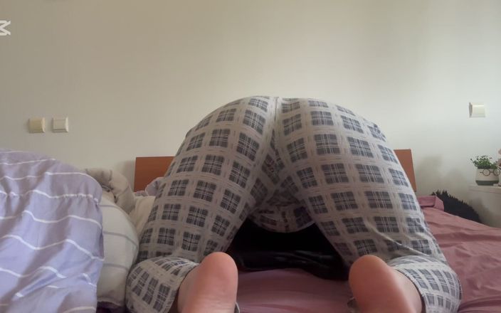 NipsAndStrips: Pârțuri putrede în pantaloni Pijama strâmți