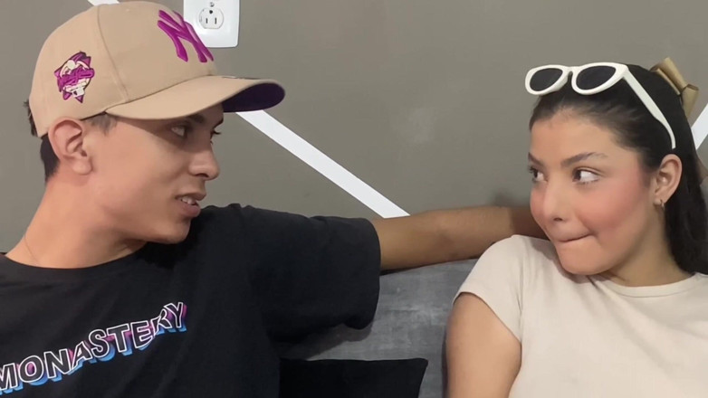 mackencie29: La mia sorellastra latina colombiana era persa e mi chiese...