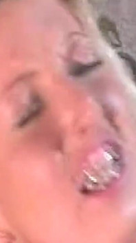 Loira gata dedada e comida para tremer orgasmo