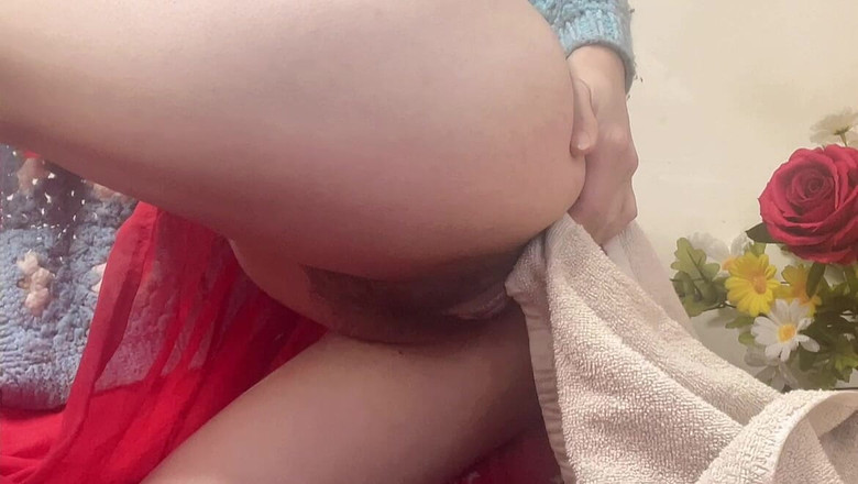 sweethanajapanese: Piccolo Buco Del Culo Si Fa Scopare Da Dildo Video...