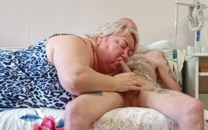 Zona901: Freundin lutscht schwanz und bekommt heißes sperma in ihren hals