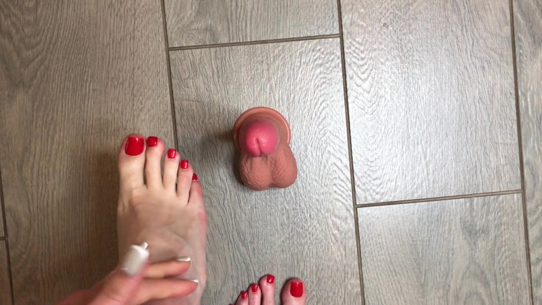 Homemade_Handjob: Sexy piedi scopata rossa gioca con un dildo