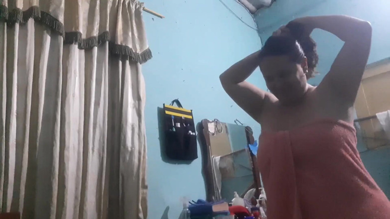 LatinMilf: Büyük yaraklı üvey oğul üvey annesini amından sikmek istiyor