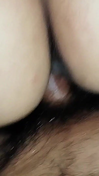 Desi dorfmädchen genießt sex im bett