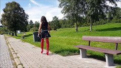 AndreaTVGirly: AndreaTVGirly di tempat parkir, menunggu pria
