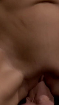 Prsatá Lush Scéna 4 prsatá brunetka MILF chycená v kanceláři se baví při tvrdém šukání s brýlemi s cizincem