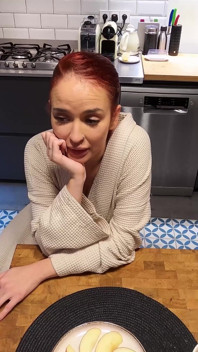Caldo e sexy footjob e pompino con la vicina geisha kyd
