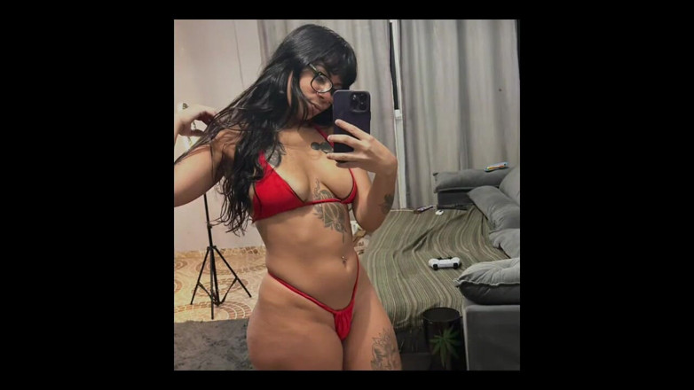 Lunna Geek: Young Girl Loses Her Phone and Intimate Videos She Makes...