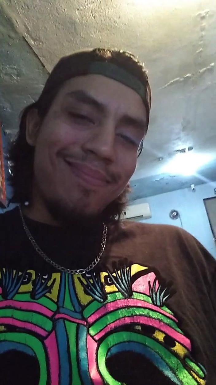 AlexAlejandro13: 나는 혼자 남았다