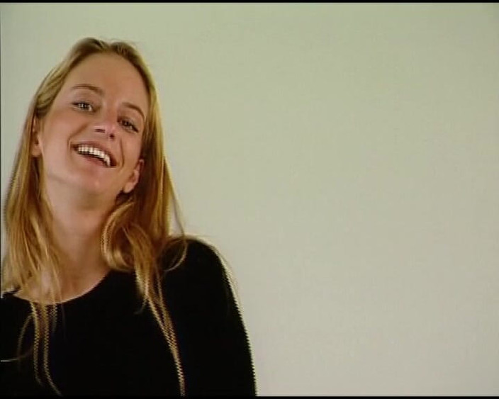 Deutsche Madchen: Elegante gata da Alemanha tirou sua roupa perfeita, mas lingerie...