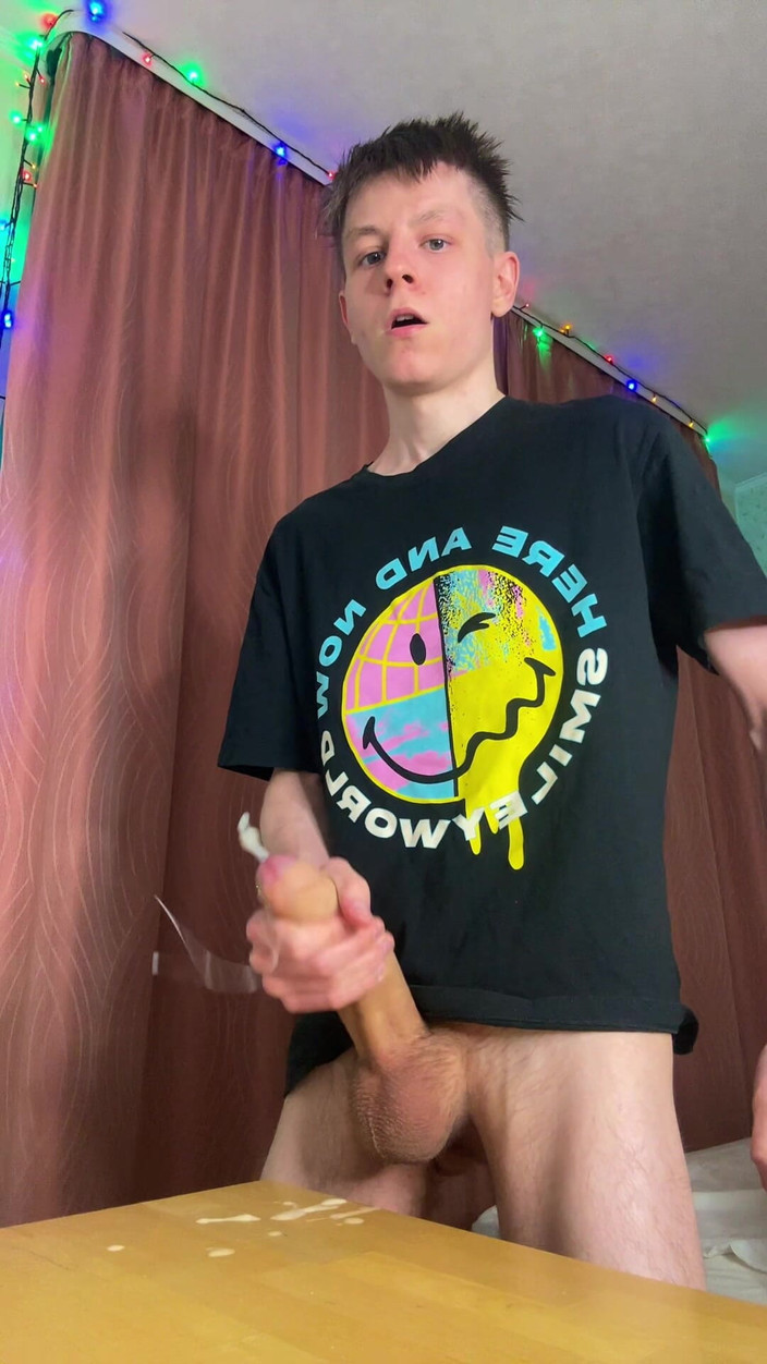 Morflot24: Hubená studentka Twink dělá obrovskou špinavou mrdku