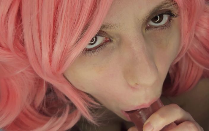 French Julia: Kawaii kız kostümlü emiyor ve ateşli dölü gırtlağına kadar yutuyor