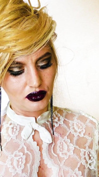Baci sexy dominazione femminile rossetto