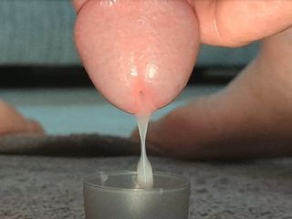 Edge leak drip: Экстремальный крупный план меня медленно соблазняет и не дойдет до оргазма спермы, капающей капелькой в чашку, несколько камшотов, подборка, порция спермы ступнями