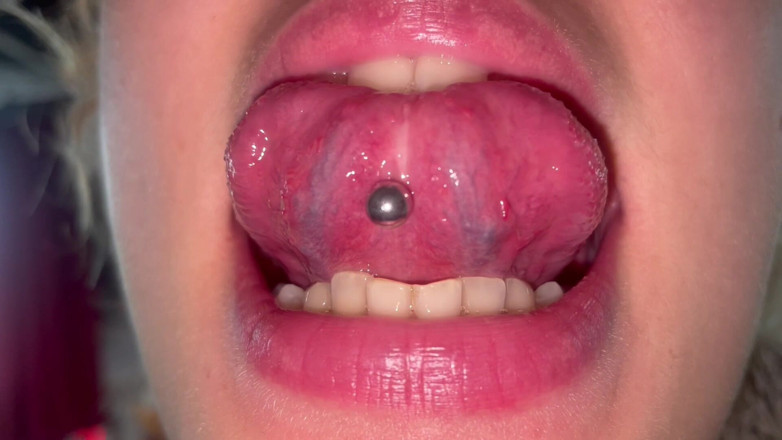 Glitterqueen1999: Tour della bocca senza trucco denti conteggio uvula controllo tonsilla