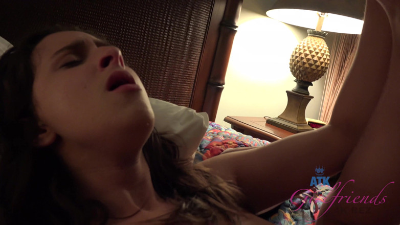 ATK Fans (Girlfriends): Virtual vacation Hawaii with Ashley Adams 1/6