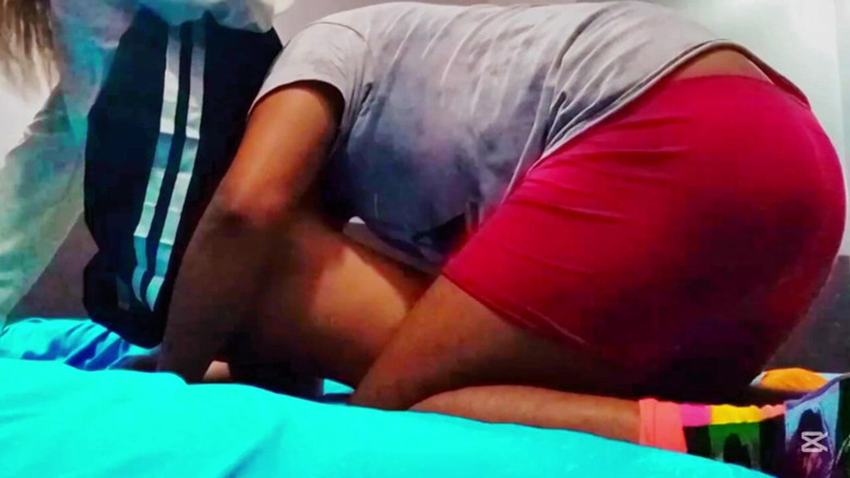 Ladyboy69: Frumoasa mea prietenă transsexuală de 20 de ani îmi domină fratele vitreg...