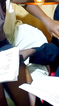 Murid nakal ini dientot habis-habisan sama gurunya sambil ngajar biologi dan chemistry sampai dicrot di dalam