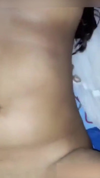 Omg! मैं अपनी सौतेली मम्मी के साथ अकेली हूं और मैंने अपने तंग लंड को चोदने के लिए मदद मांगी