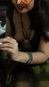 Seks anal bareng devar si tante seksi india dengan pantat bahenol!