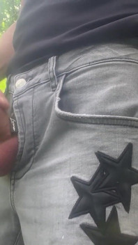 Huge Cumshot Outdoors in the Jeans Mmmm