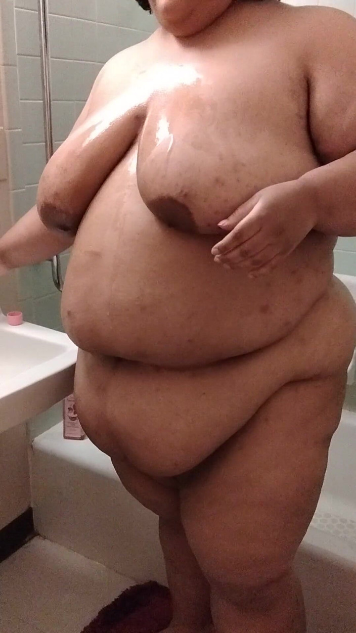 Jessica pigslut: おっぱいとお尻を見せつけ!