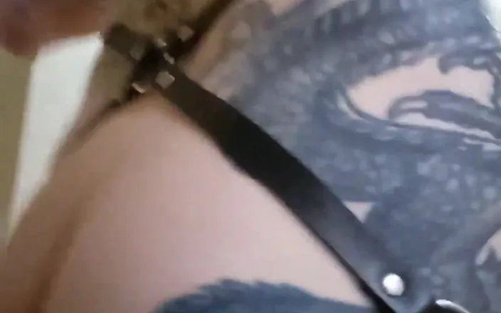 Cris Bathory: Cris Bathory Showing off Her Ass