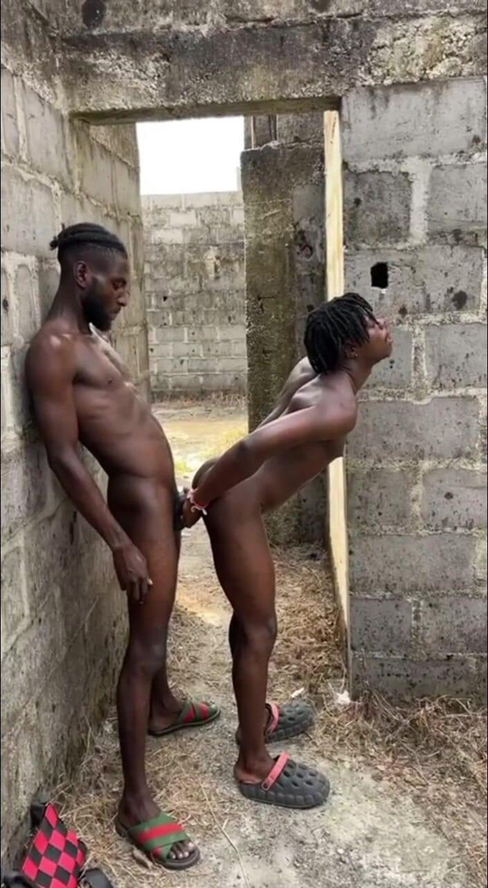 Sweetass132: Batang besar boleh membuat kongkek bawah di mana-mana sahaja jadi...