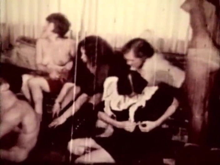 Vintage megastore: Petrecere clasică cu schimb de parteneri retro