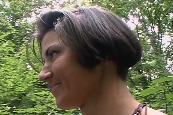 Videos Francaises: Une superbe coureuse française se fait dans les bois par...